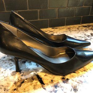 Nine West Black pumps pointed toe heels (never worn)